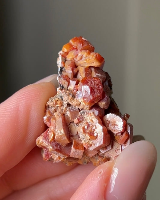 摩洛哥釩鉛礦來自Mibladen礦區vanadinite from Morocco