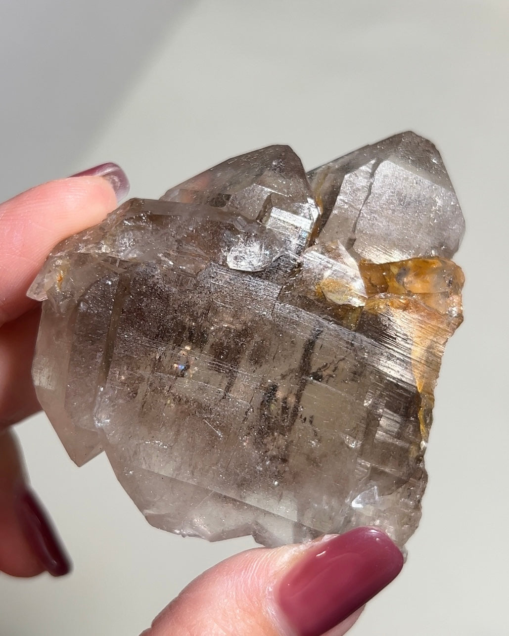 罕見的波士尼亞煙晶 smoky quartz from rare locality Bosnia Herzegovina shows elegant gradient of color and wild structure