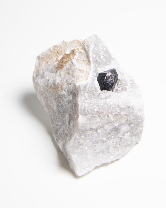 稀有罕見的義大利雙尖黑水晶|療癒與保護能量