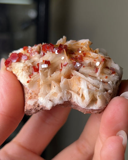 摩洛哥釩鉛礦重晶石vanadinite on barite from Morocco