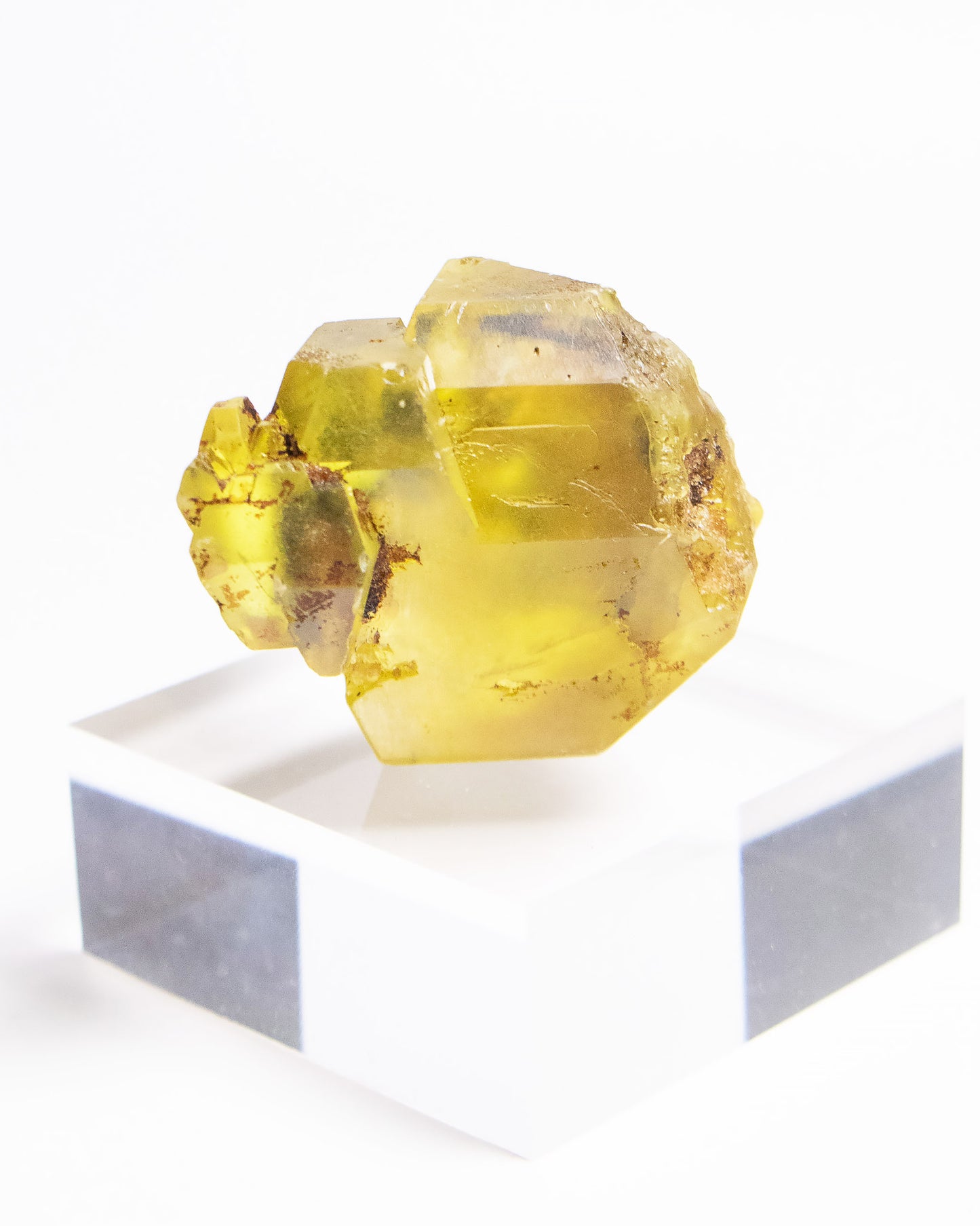 義大利自然硫磺｜稀有罕見收藏級礦標
Italian Native Sulfur | Rare Collector-Grade Mineral Specimen