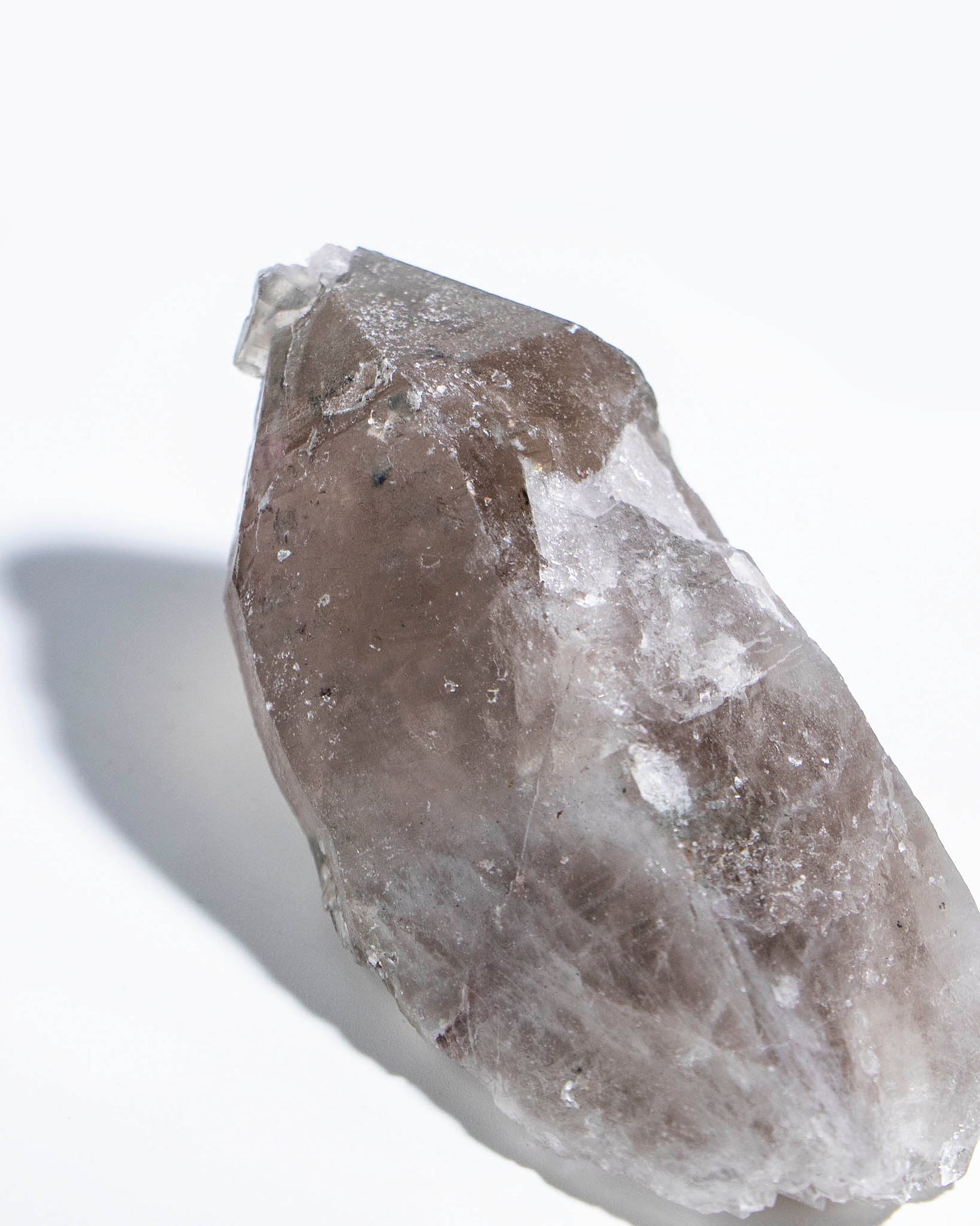 極罕見埃及西奈山煙晶有著古老的紋理與專注穩定的能量 rare smoky quartz from mount Sinai, Egypt gives divine energy
