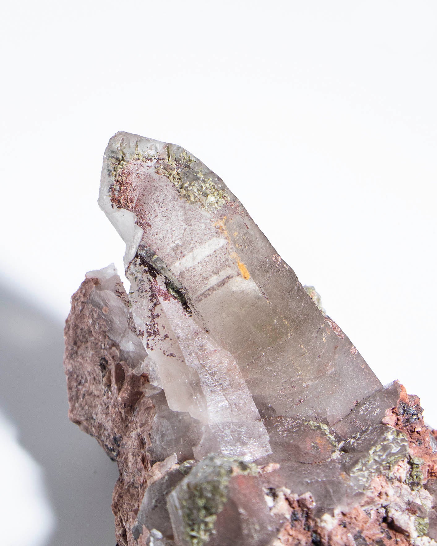 極罕見埃及西奈山煙晶有著古老的紋理與專注穩定的能量 rare smoky quartz from mount Sinai, Egypt gives divine energy