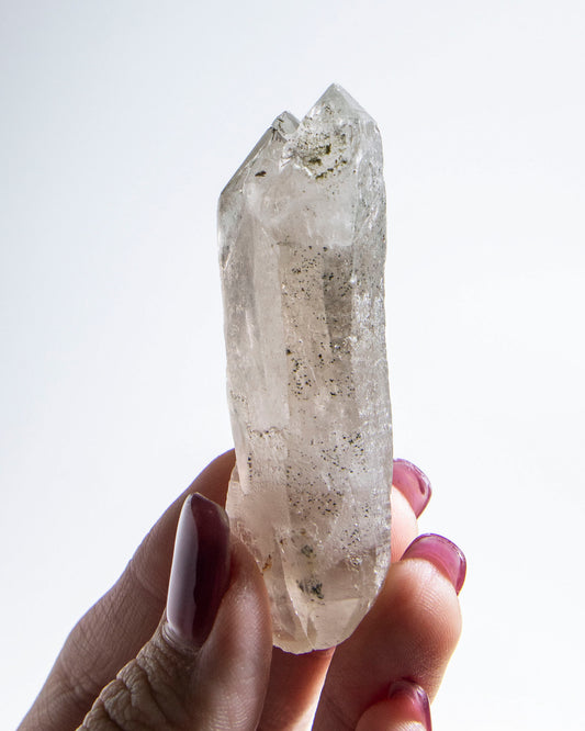 極罕見埃及西奈山煙晶有著古老的紋理與專注穩定的能量 rare smoky quartz from mount Sinai, Egypt gives divine energy