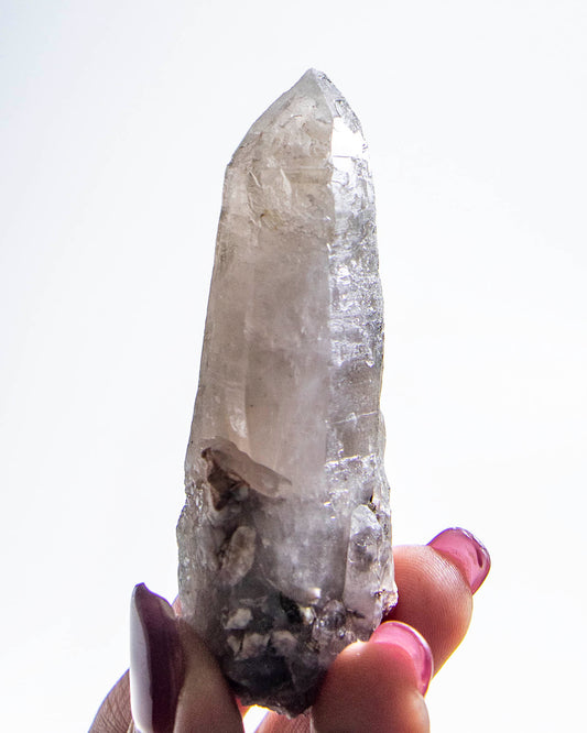 極罕見埃及西奈山煙晶有著古老的紋理與專注穩定的能量 rare smoky quartz from mount Sinai, Egypt gives divine energy