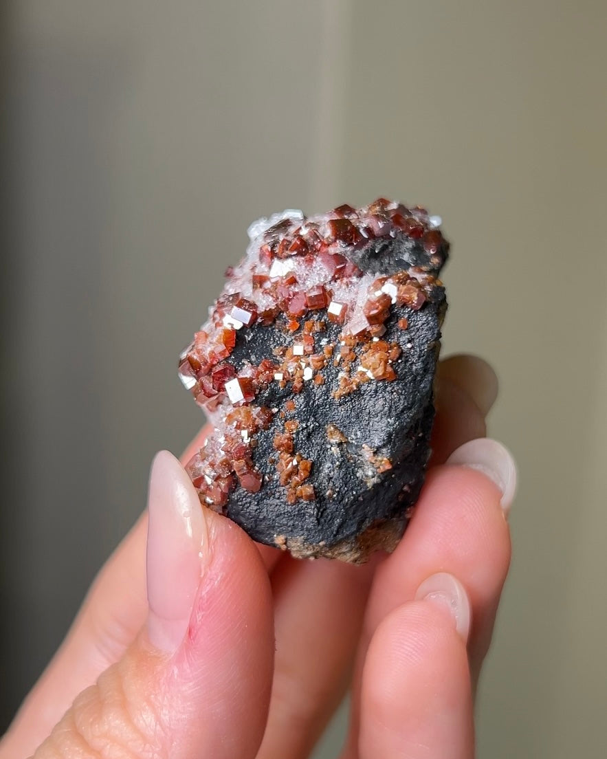 摩洛哥釩鉛礦來自Mibladen礦區vanadinite from Morocco