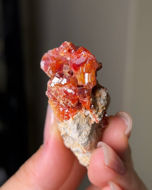 摩洛哥釩鉛礦來自Mibladen礦區vanadinite from Morocco