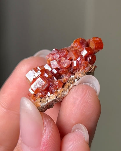 摩洛哥釩鉛礦來自Mibladen礦區vanadinite from Morocco