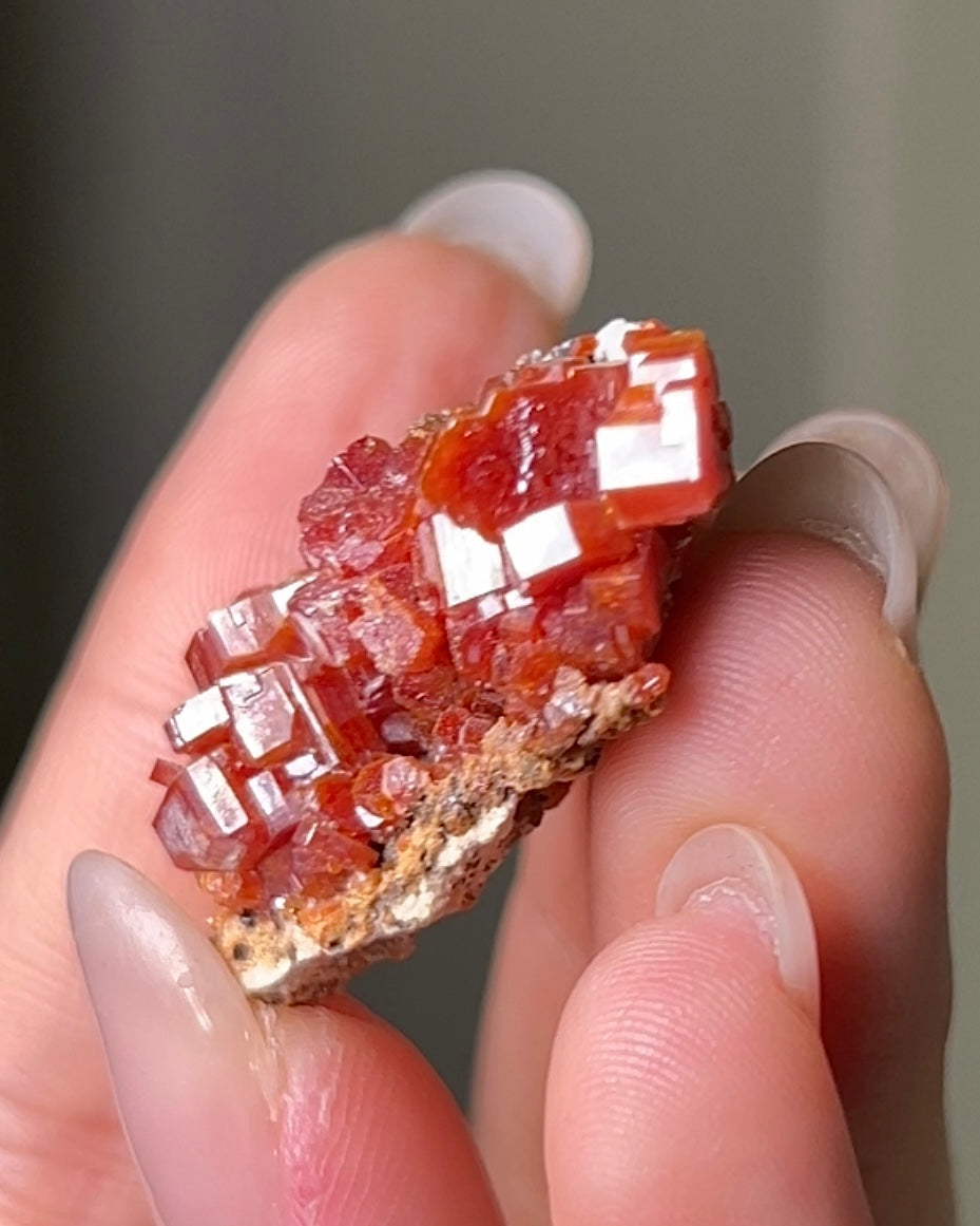 摩洛哥釩鉛礦來自Mibladen礦區vanadinite from Morocco