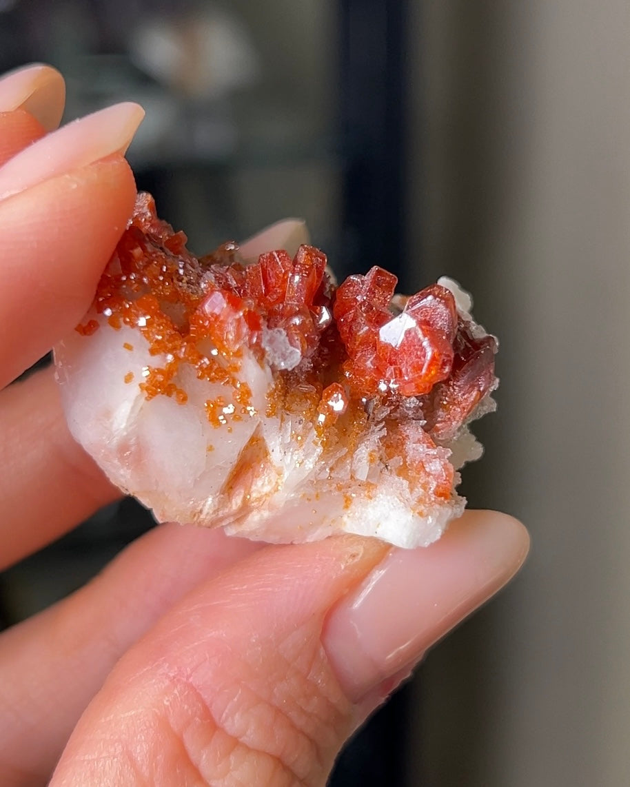 摩洛哥釩鉛礦來自Mibladen礦區vanadinite from Morocco