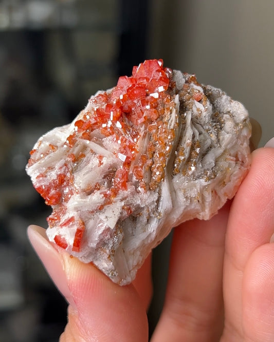 摩洛哥釩鉛礦來自Mibladen礦區vanadinite from Morocco