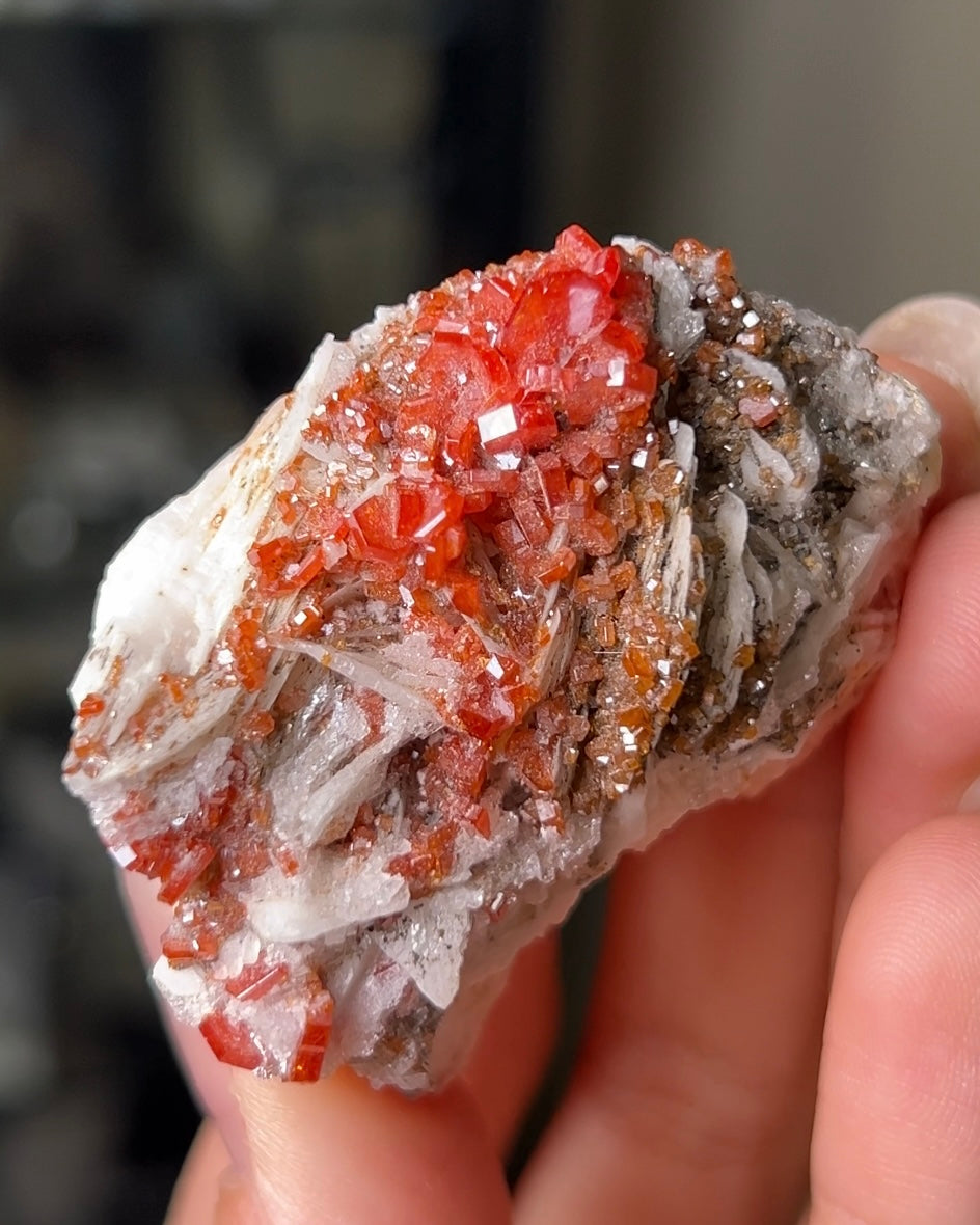 摩洛哥釩鉛礦來自Mibladen礦區vanadinite from Morocco