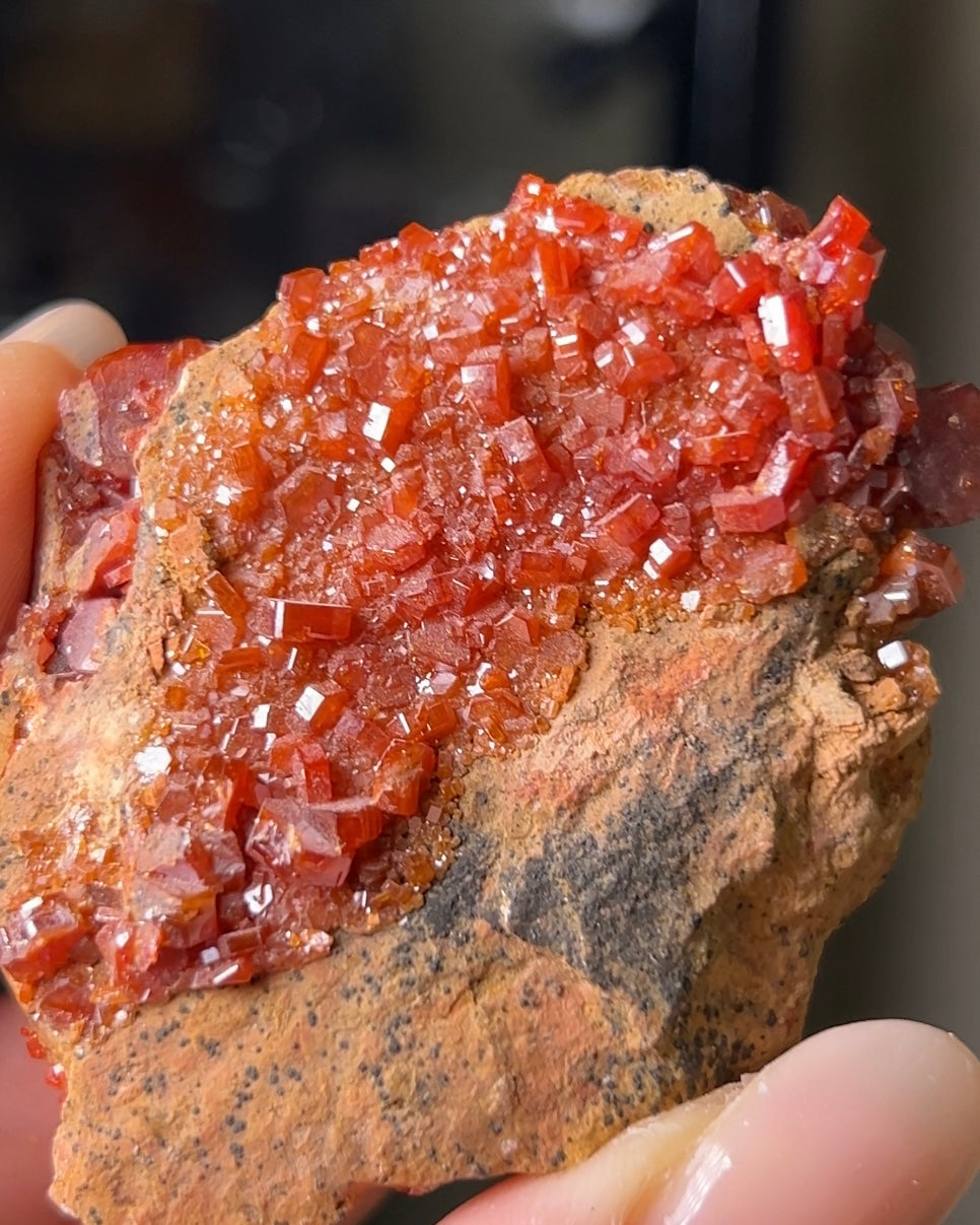 摩洛哥釩鉛礦來自Mibladen礦區vanadinite from Morocco