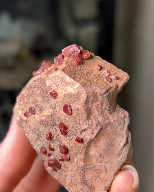 摩洛哥釩鉛礦來自Mibladen礦區vanadinite from Morocco
