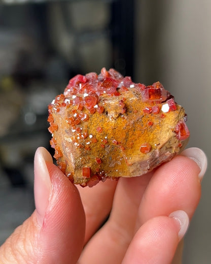 摩洛哥釩鉛礦來自Mibladen礦區vanadinite from Morocco