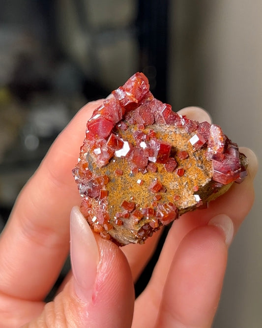摩洛哥釩鉛礦來自Mibladen礦區vanadinite from Morocco