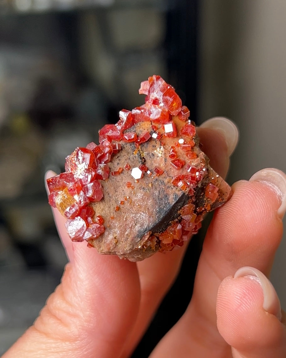 摩洛哥釩鉛礦來自Mibladen礦區vanadinite from Morocco