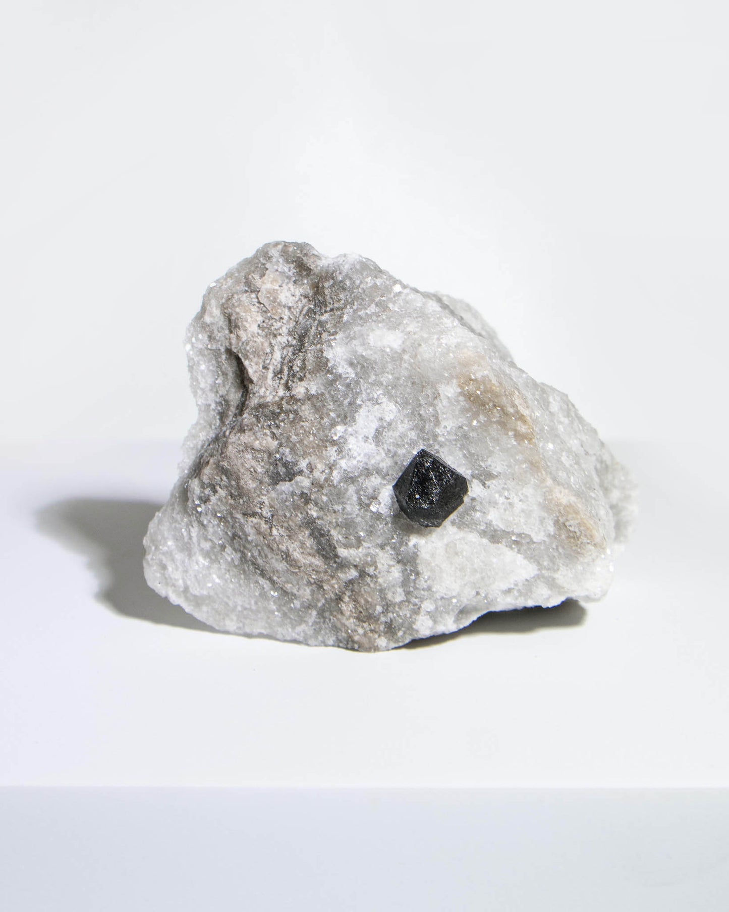 黑水晶硬石膏 - 義大利