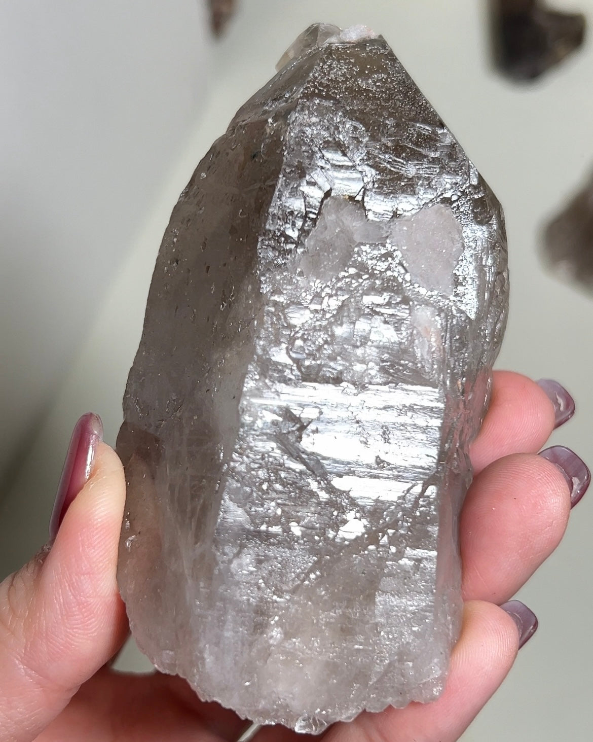 極罕見埃及西奈山煙晶有著古老的紋理與專注穩定的能量 rare smoky quartz from mount Sinai, Egypt gives divine energy