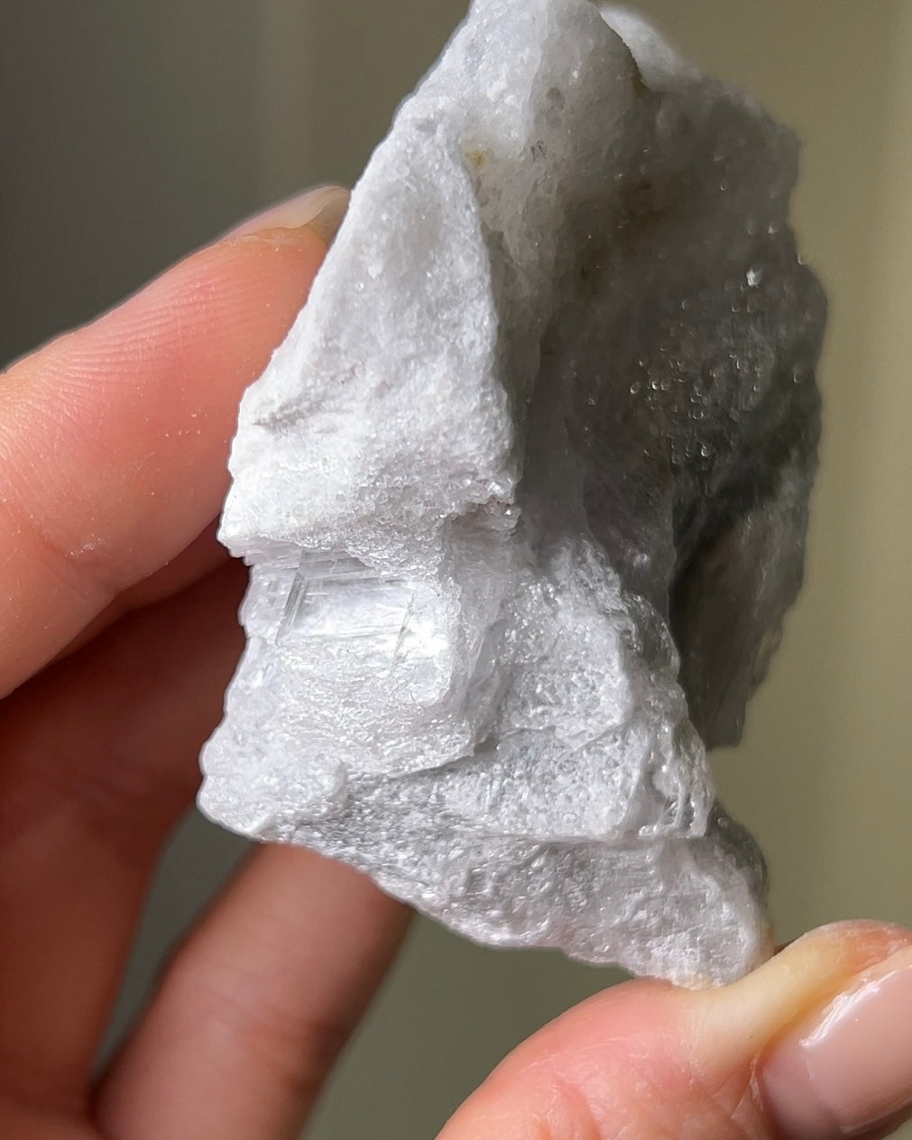 稀有罕見的義大利雙尖黑水晶 Rare black quartz specimen on anhydrite, featuring double-terminated quartz crystals with graphite inclusions from Italy.