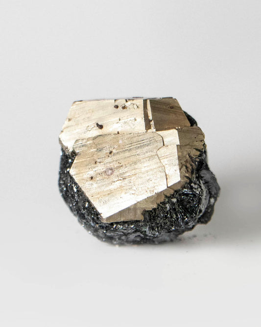 黃鐵礦共生赤鐵礦 - 義大利厄爾巴島