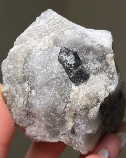 黑水晶硬石膏 - 義大利