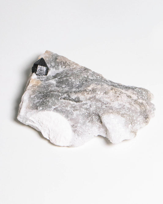 稀有罕見的義大利雙尖黑水晶 Rare black quartz specimen on anhydrite, featuring double-terminated quartz crystals with graphite inclusions from Italy.