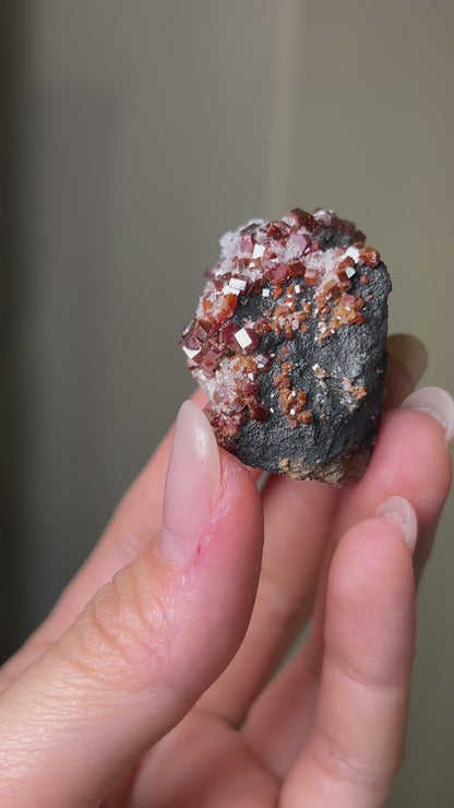 摩洛哥釩鉛礦來自Mibladen礦區vanadinite from Morocco