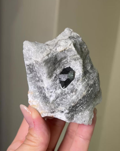 黑水晶硬石膏 - 義大利