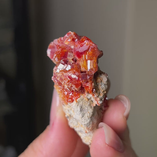 摩洛哥釩鉛礦來自Mibladen礦區vanadinite from Morocco