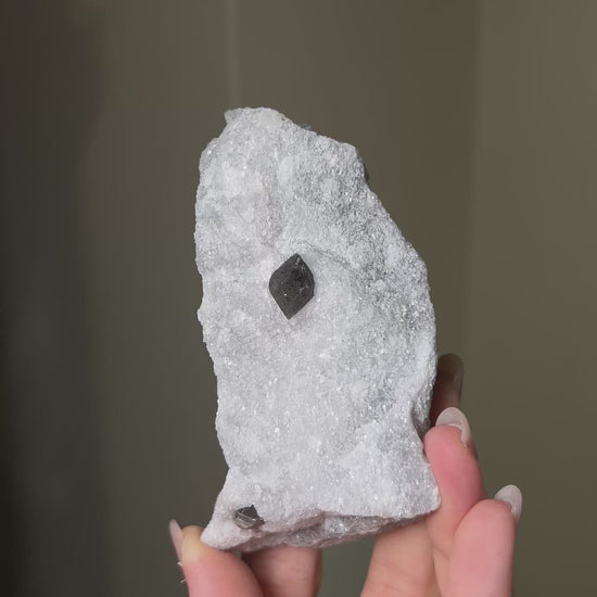 稀有罕見的義大利雙尖黑水晶 Rare black quartz specimen on anhydrite, featuring double-terminated quartz crystals with graphite inclusions from Italy.