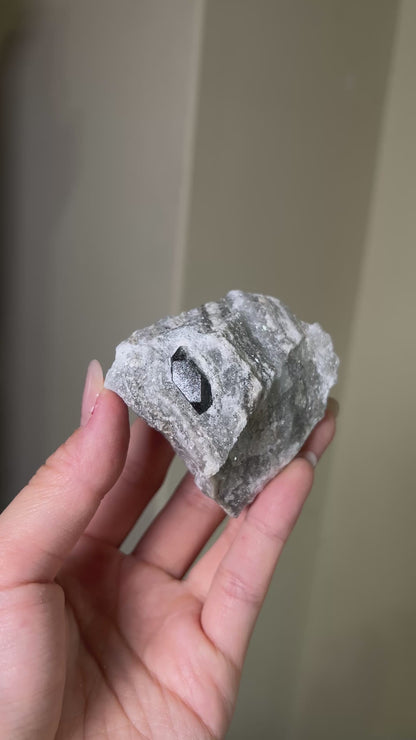 黑水晶硬石膏 - 義大利