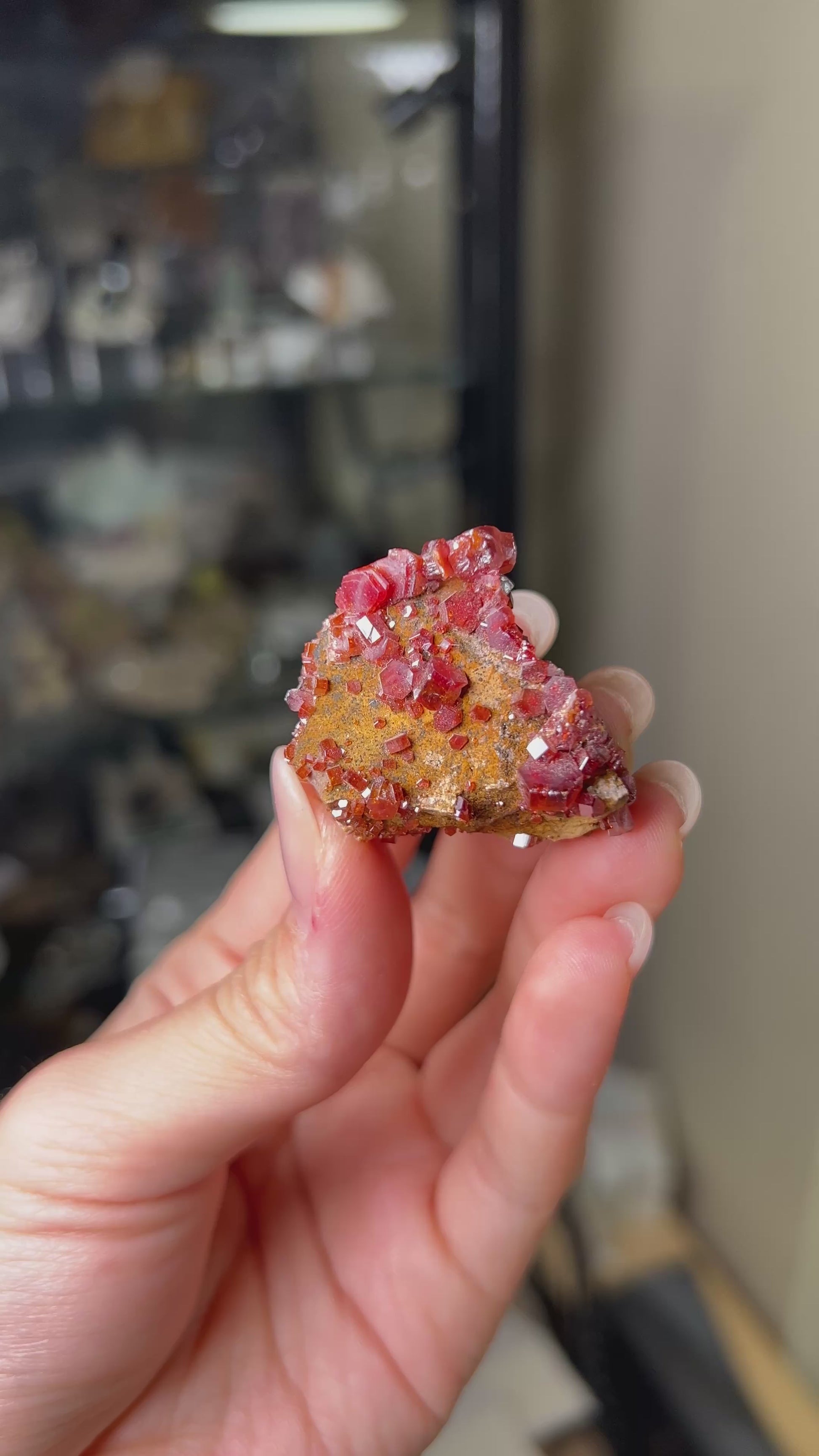 摩洛哥釩鉛礦來自Mibladen礦區vanadinite from Morocco