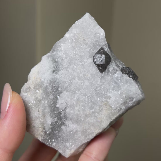 稀有罕見的義大利雙尖黑水晶 Rare black quartz specimen on anhydrite, featuring double-terminated quartz crystals with graphite inclusions from Italy.